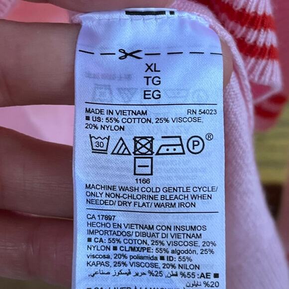 Old Navy Women's Classic Crew Neck Pink Love Sweater Size XL. NEW - Picture 7 of 7